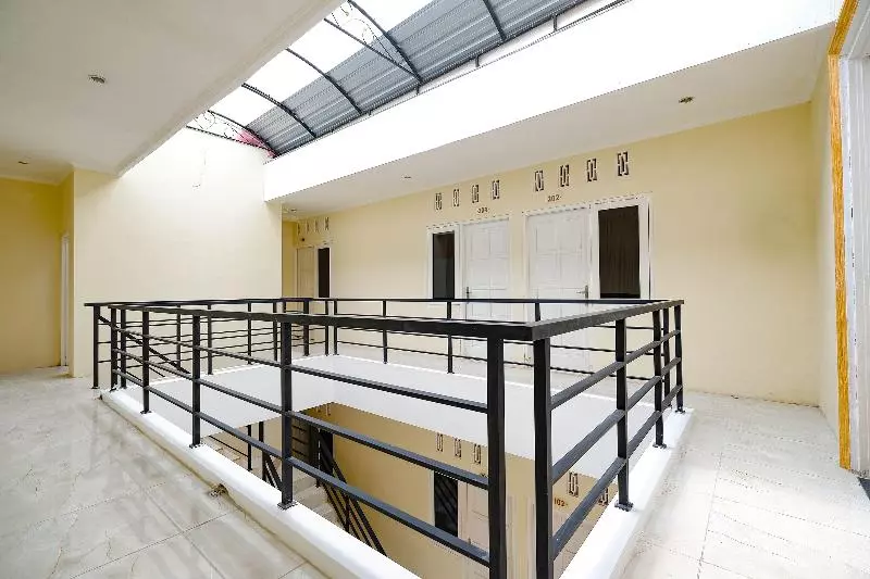 Hotelli Oyo 2856 Wisma Fortuna Syariah