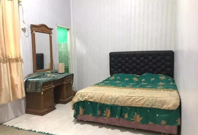 ホテル Spot On 2556 Lubuk Nyarai Residence Syariah