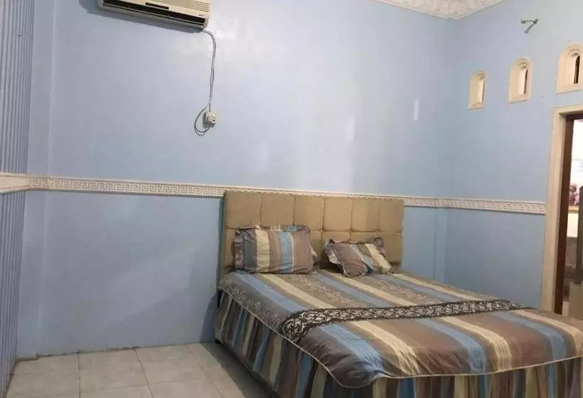 ホテル Spot On 2556 Lubuk Nyarai Residence Syariah