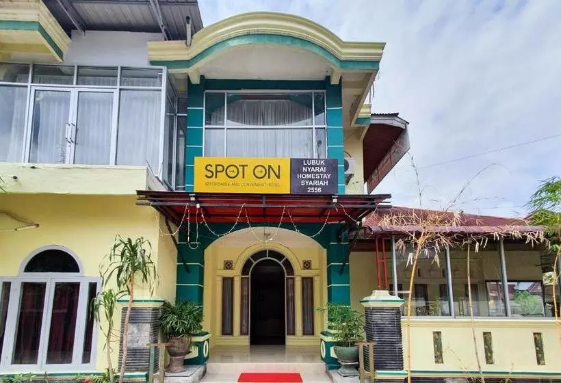 ホテル Spot On 2556 Lubuk Nyarai Residence Syariah