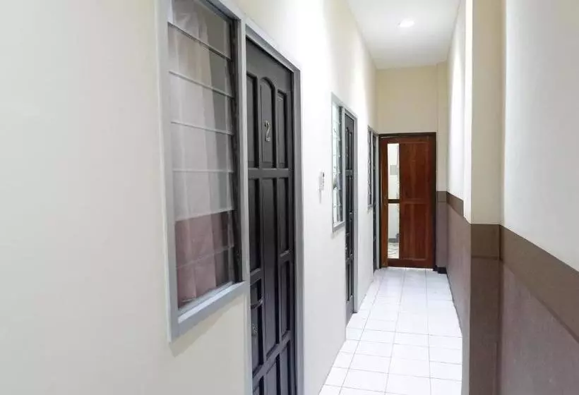 هتل Spot On 2589 Marina Residence