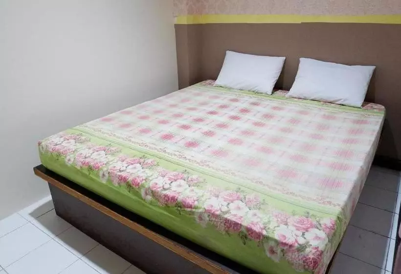 هتل Spot On 2589 Marina Residence