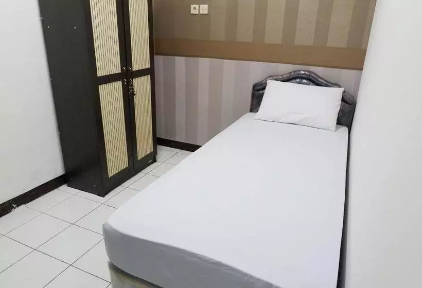 هتل Spot On 2589 Marina Residence