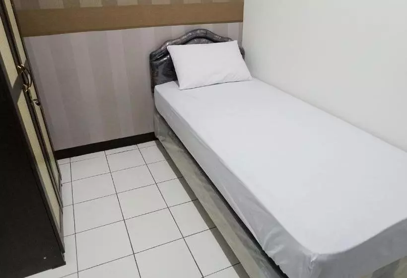 هتل Spot On 2589 Marina Residence