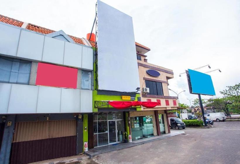 هتل Spot On 2589 Marina Residence