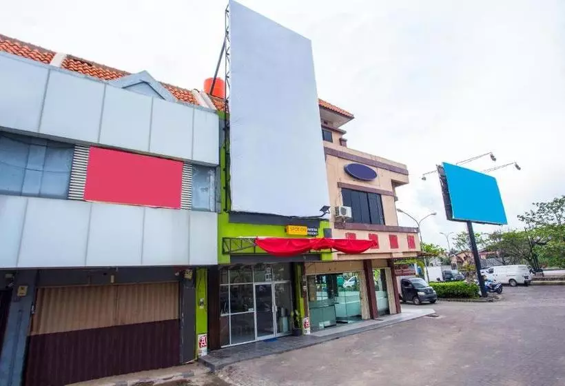 هتل Spot On 2589 Marina Residence