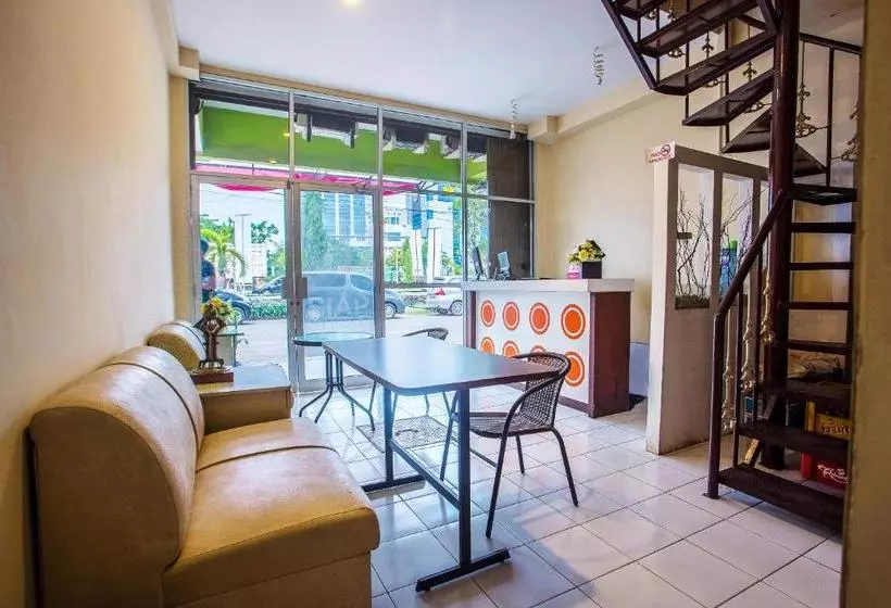 هتل Spot On 2589 Marina Residence