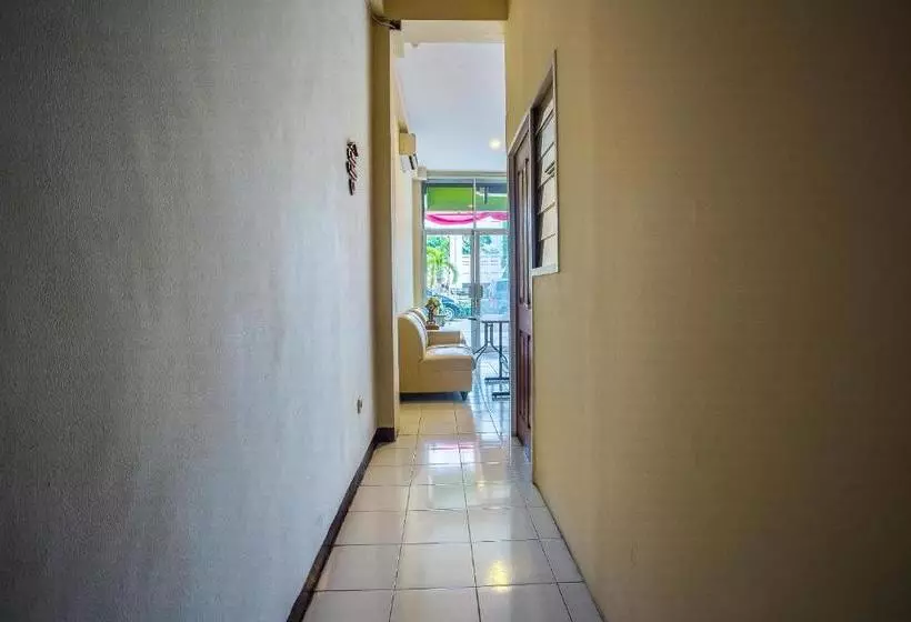 هتل Spot On 2589 Marina Residence