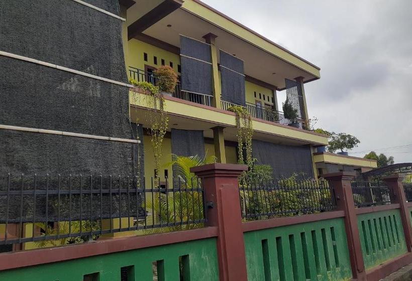 בית מלון כפרי Spot On 2846 Kost Faza