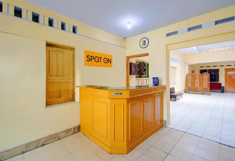 Hotel Spot On 2880 Wisma Larasati