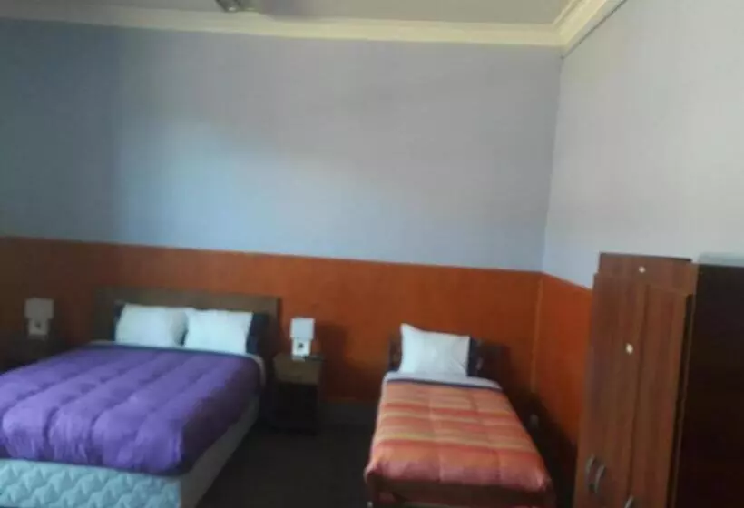 ペンション Hostal Capricho De Carlitos