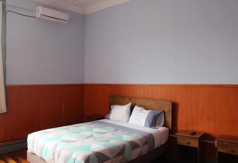 پانسیون Hostal Capricho De Carlitos