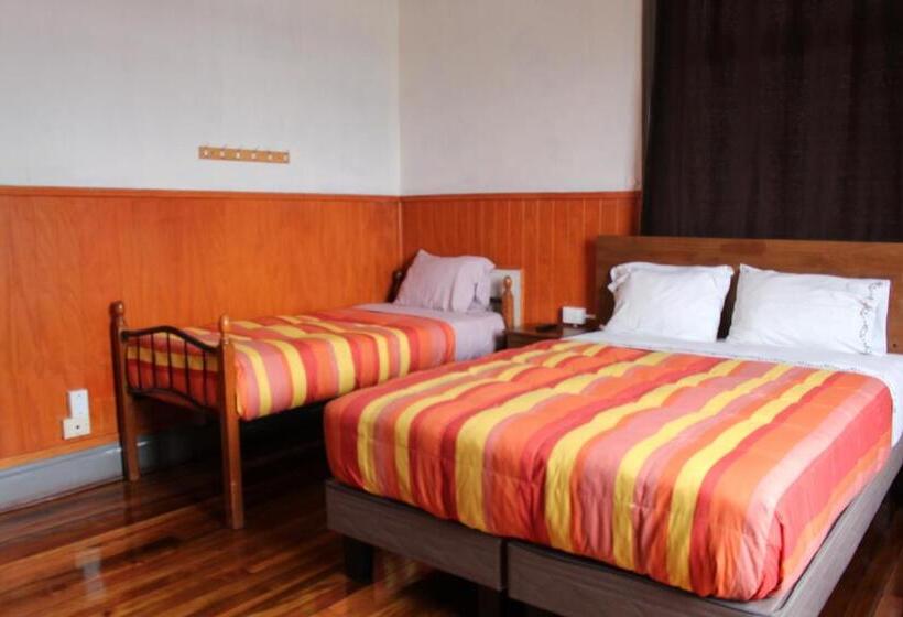 پانسیون Hostal Capricho De Carlitos