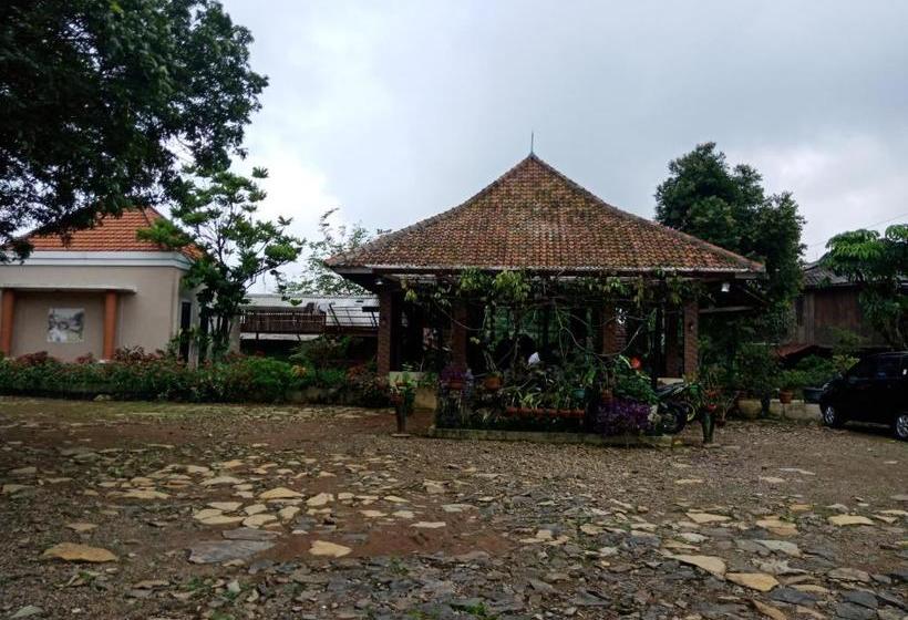 Szálloda Spot On 2642 Villa Paul