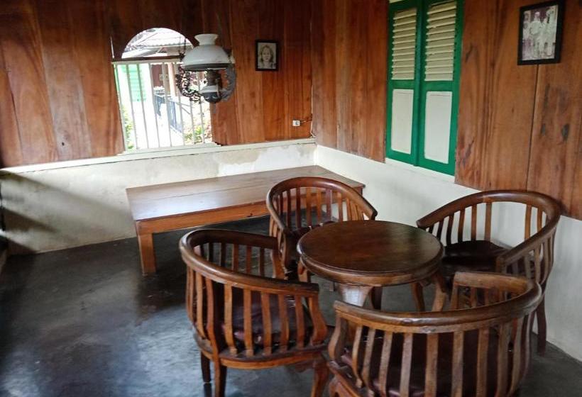 Szálloda Spot On 2642 Villa Paul