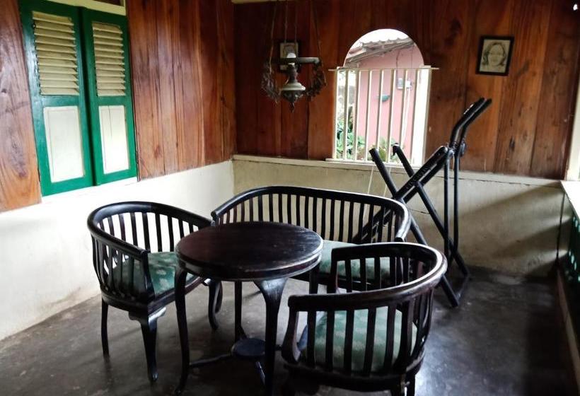 Szálloda Spot On 2642 Villa Paul