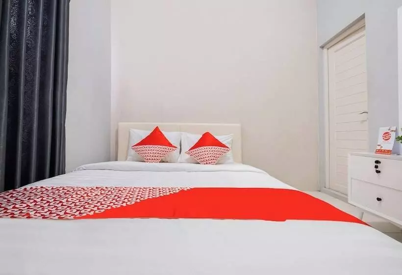 ホテル Oyo 2727 Nareswari Residence