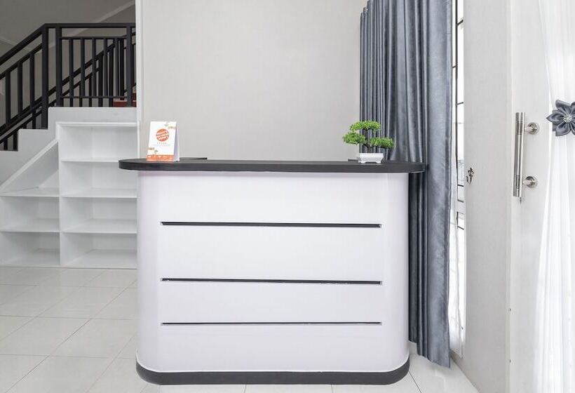 فندق Oyo 2727 Nareswari Residence