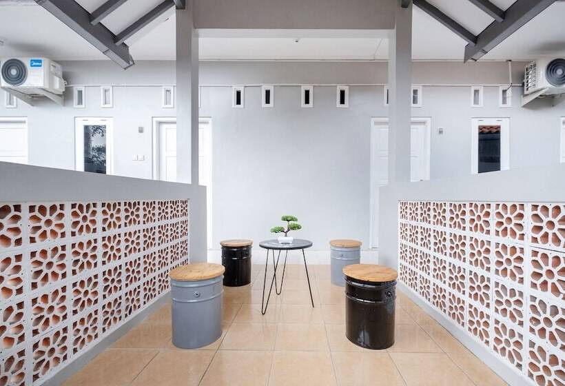 فندق Oyo 2727 Nareswari Residence