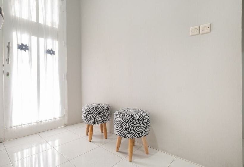 فندق Oyo 2727 Nareswari Residence