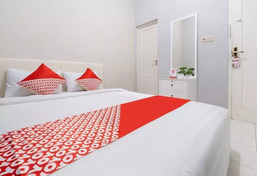ホテル Oyo 2727 Nareswari Residence