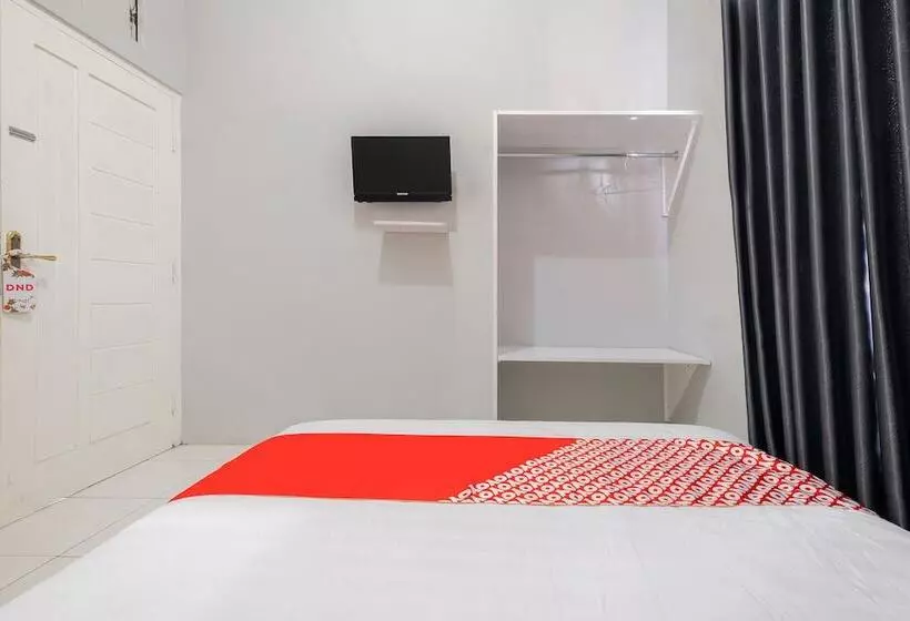 ホテル Oyo 2727 Nareswari Residence