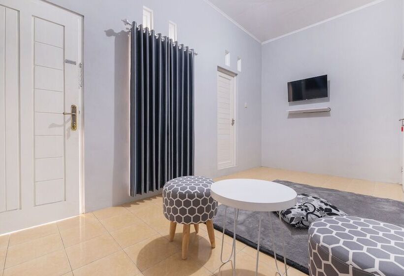 فندق Oyo 2727 Nareswari Residence