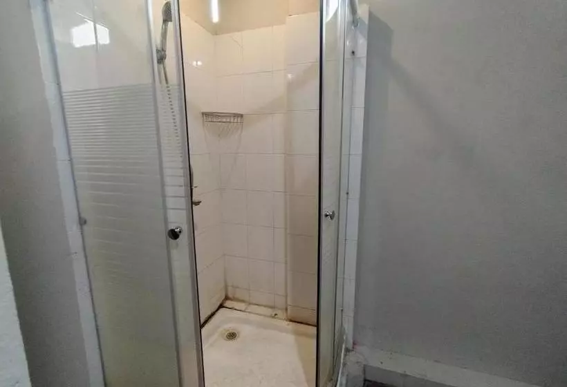 هتل Oyo 2736 Pondok Klara