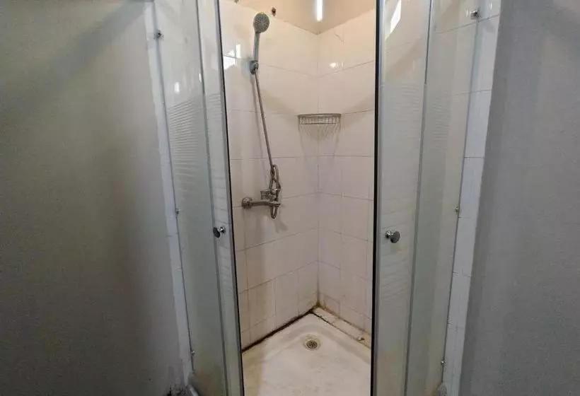 هتل Oyo 2736 Pondok Klara