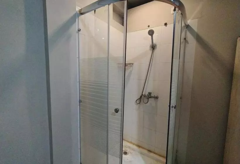 هتل Oyo 2736 Pondok Klara