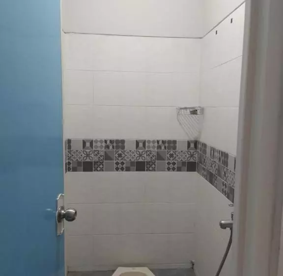 هتل Oyo 2736 Pondok Klara