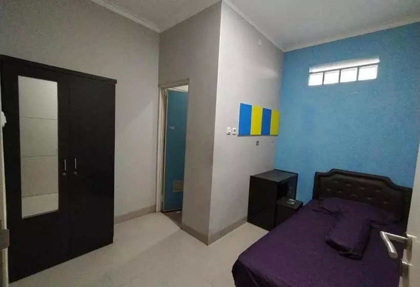 هتل Oyo 2736 Pondok Klara