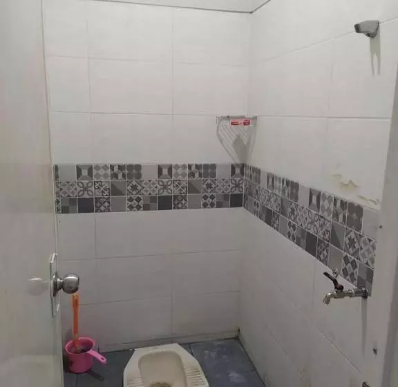 هتل Oyo 2736 Pondok Klara