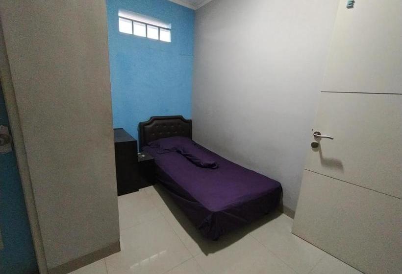 Hotel Oyo 2736 Pondok Klara