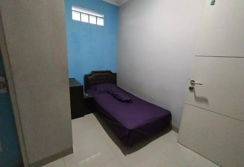 هتل Oyo 2736 Pondok Klara