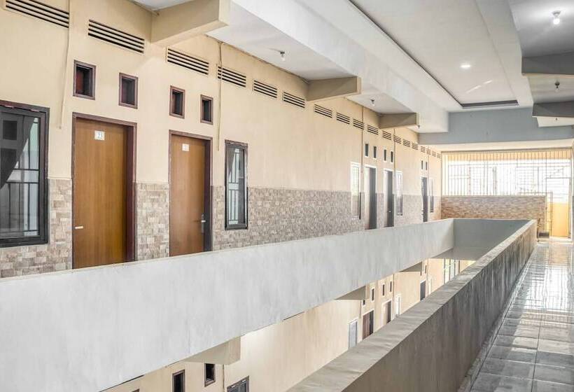 פנסיון Reddoorz @ Jalan Kapten Muslim Medan