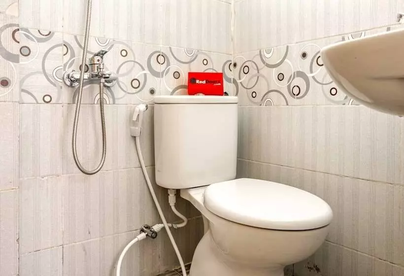 ペンション Reddoorz @ Jalan Kapten Muslim Medan