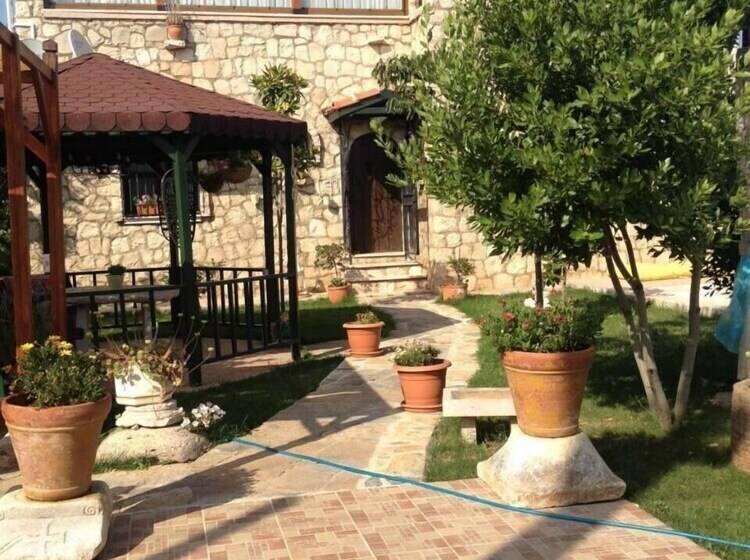 پانسیون Tas Konak