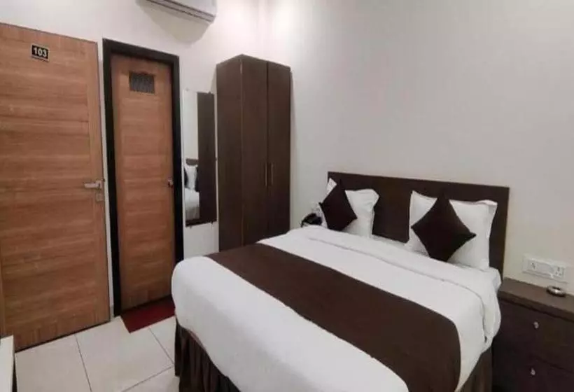Hotel Golden Rays