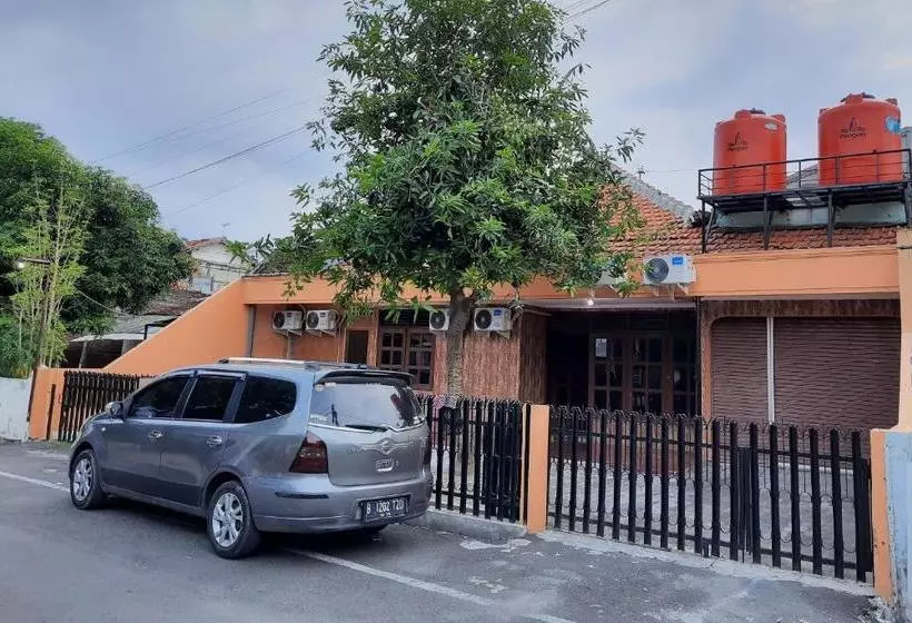 Hotelli Spot On 2683 Cempedak Residence