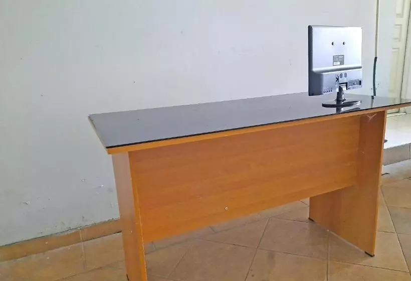 Hotelli Spot On 2683 Cempedak Residence