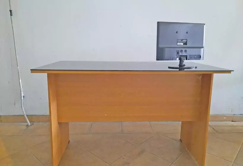 Hotelli Spot On 2683 Cempedak Residence