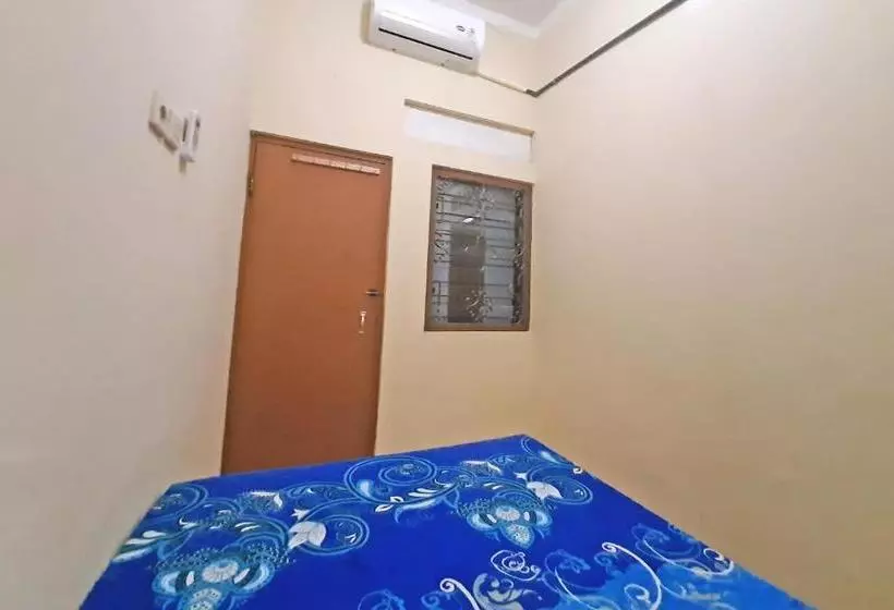 Hotelli Spot On 2683 Cempedak Residence