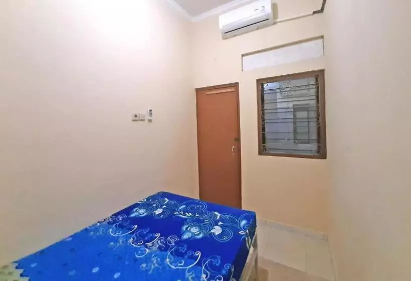 Hotelli Spot On 2683 Cempedak Residence