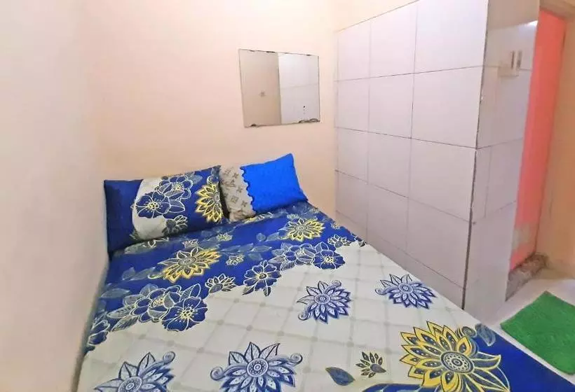 Hotelli Spot On 2683 Cempedak Residence