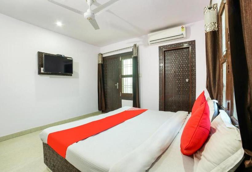 ホテル Oyo 66988 Royal Park Caterers