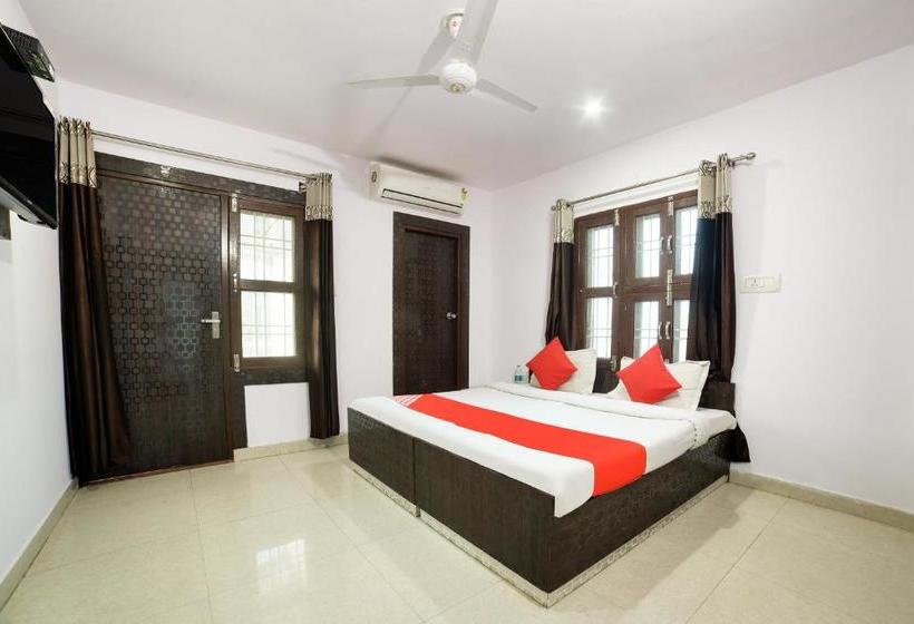 ホテル Oyo 66988 Royal Park Caterers