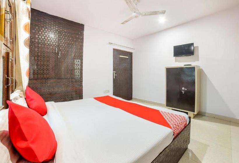 ホテル Oyo 66988 Royal Park Caterers