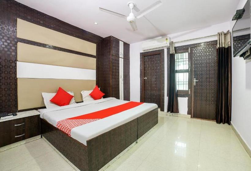 ホテル Oyo 66988 Royal Park Caterers