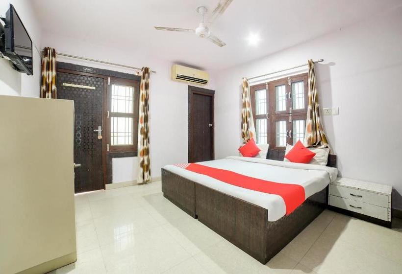 ホテル Oyo 66988 Royal Park Caterers